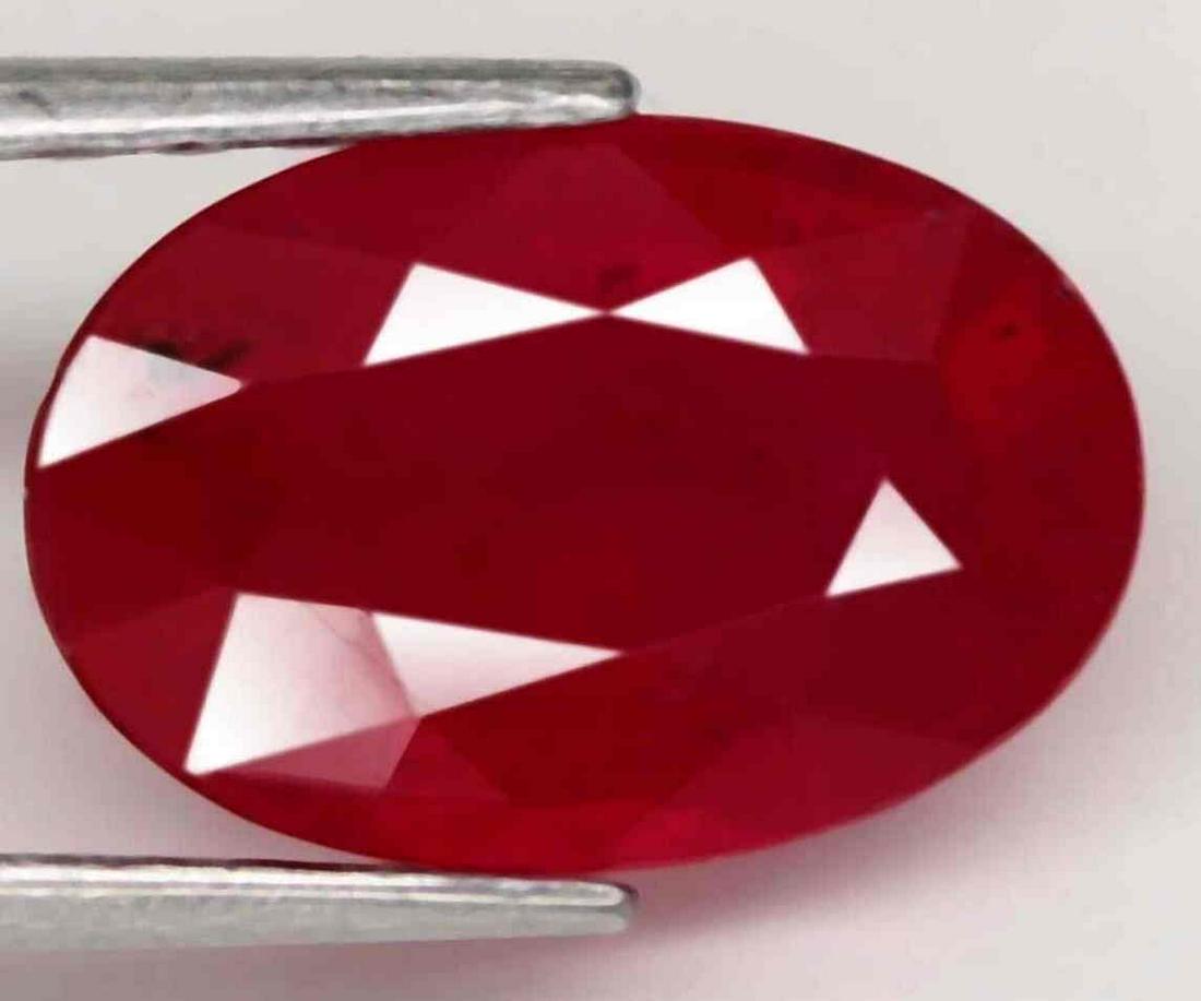 1,60 cts Natural Oval Blood Red Ruby Only Heated (1 of 3)