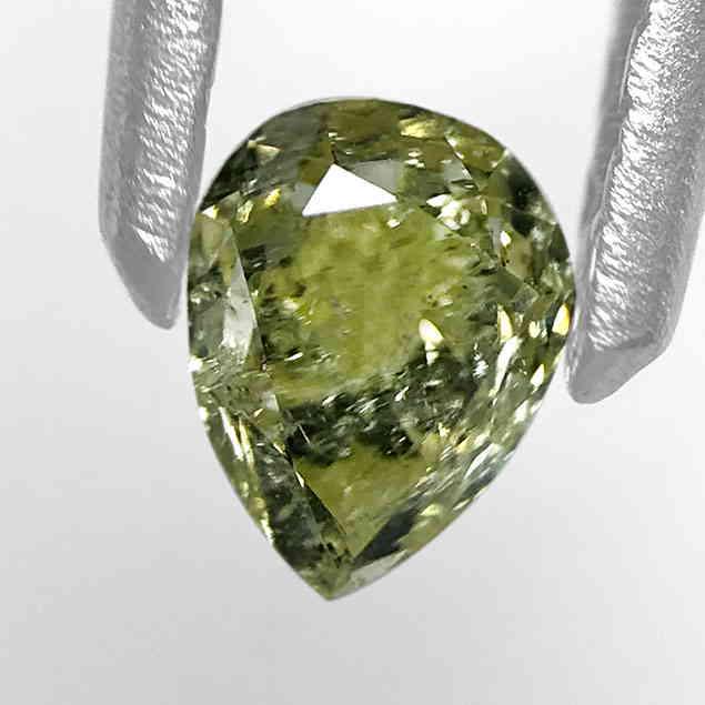 0.26 Cts Lusterous Yellow Diamond: Title: 0.26 Cts Lusterous Yellow Diamond Color/Clarity: Yellow/vs Gemstone Type: Diamond Carat Weights: 0.26 Cts Size/Dimensions: 4.25 x 3.33 x 2.41 mm Reserve: $49.00 Shipping: Domestic: Flat-rate o