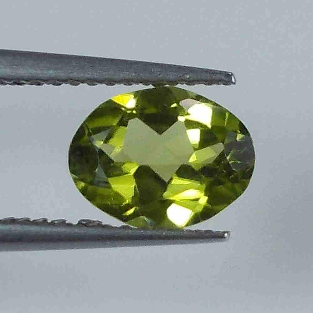 1.74 Ctw Natural Pakistan Peridot Oval Cut: No Reserve! Title: 1.74 Ctw Natural Pakistan Peridot Oval Cut Stone Clarity: VVS Gemstone: Peridot Carat Weight: 1.74 Dimensions: 8.80 x 6.70 x 4.00 mm Additional Information: Top Class Luster / Excel