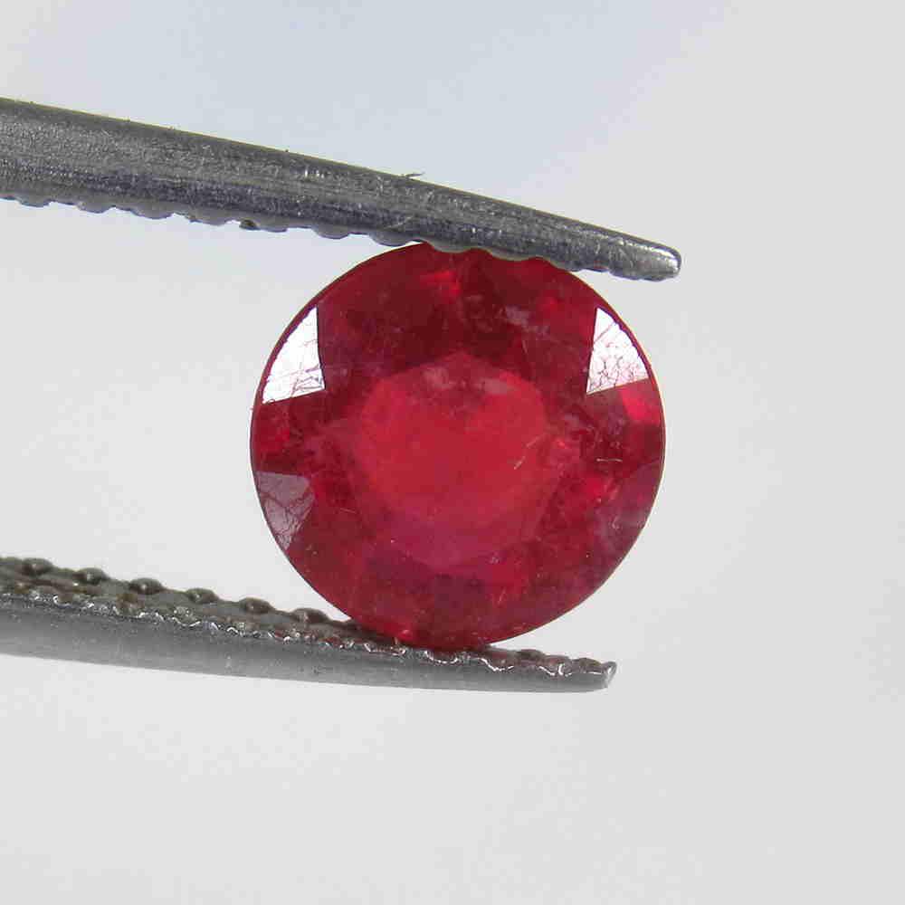 1.06 Ctw Natural Red Ruby Round Cut (1 of 2)