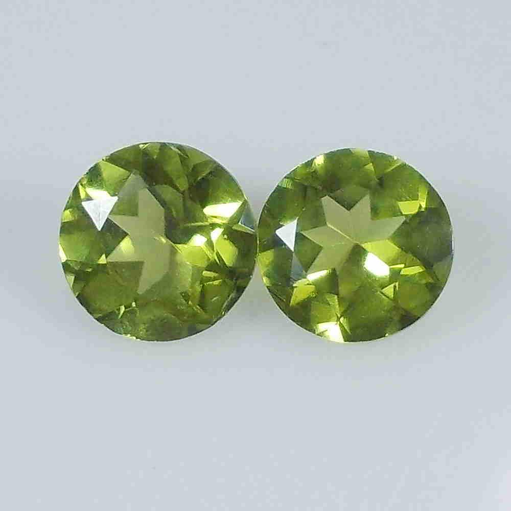 2.46 Ctw Natural Pakistan Peridot Round Pair: No Reserve! Title: 2.46 Ctw Natural Pakistan Peridot Round Pair Stone Clarity: VVS Gemstone: Peridot Carat Weight: 2.46 Dimensions: 7.00 x 7.00 x 8.00 mm / 2 Pc's Additional Information: Top Class Lus