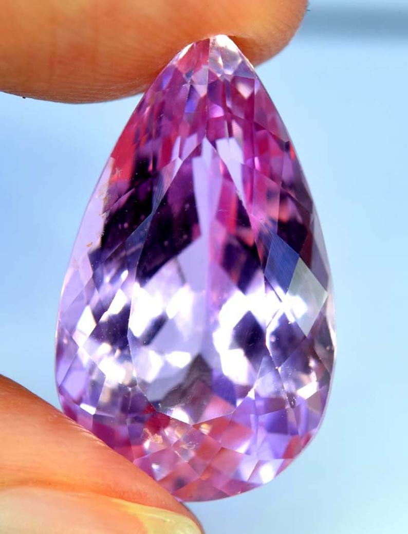 Kunzite , Top Quality Oval Shape Deep Pink Color (1 of 4)