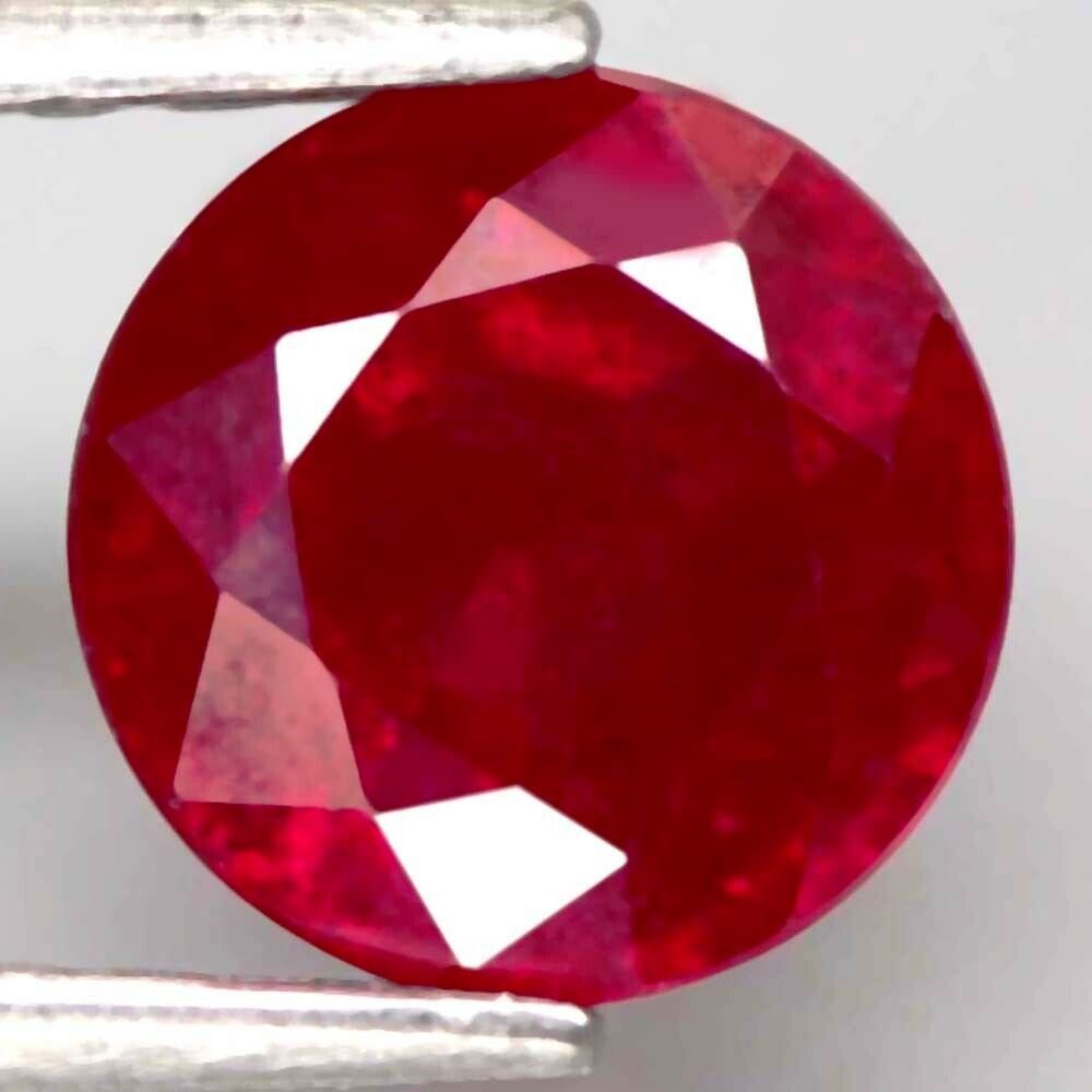 1.12 cts Natural Round Blood Red Ruby (1 of 3)