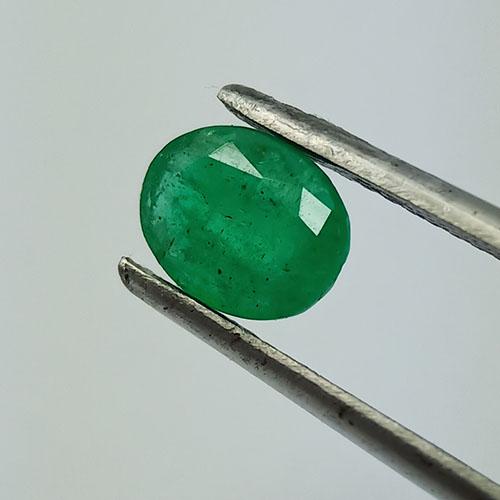 1.11 CTS NATURAL ZAMBIAN EMERALD OVAL SHAPE GOOD COLOR (1 of 4)