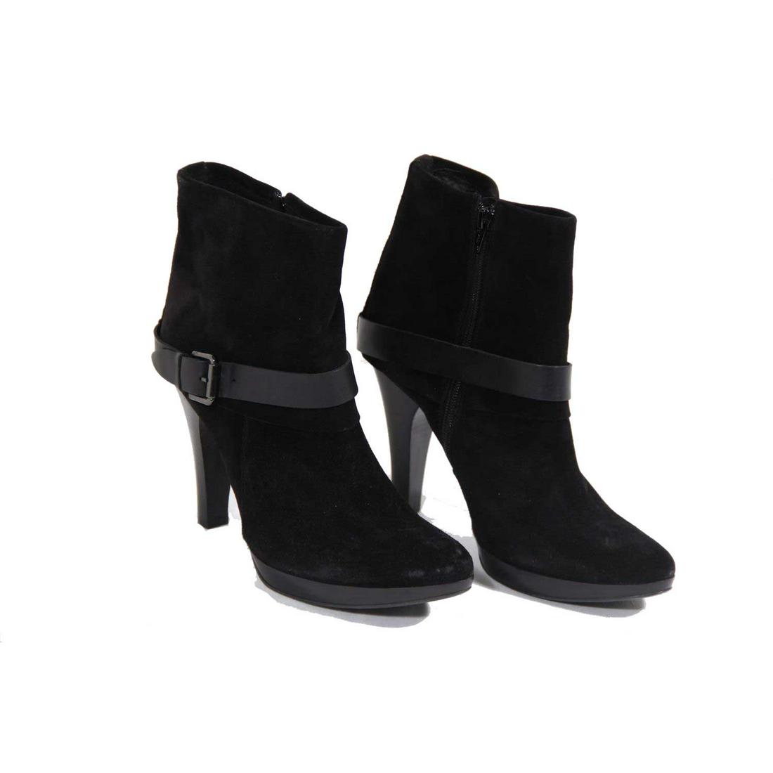 Marella Italian Black Suede High Heels Ankle Boots Size: Black suede - High heel styling (Height: 4 1/2 inches - 115 cm) - Belt detailing - Rubber sole - Zip closure on the internal side - Size: 40 IT (The size shown for this item is the size indicated by t
