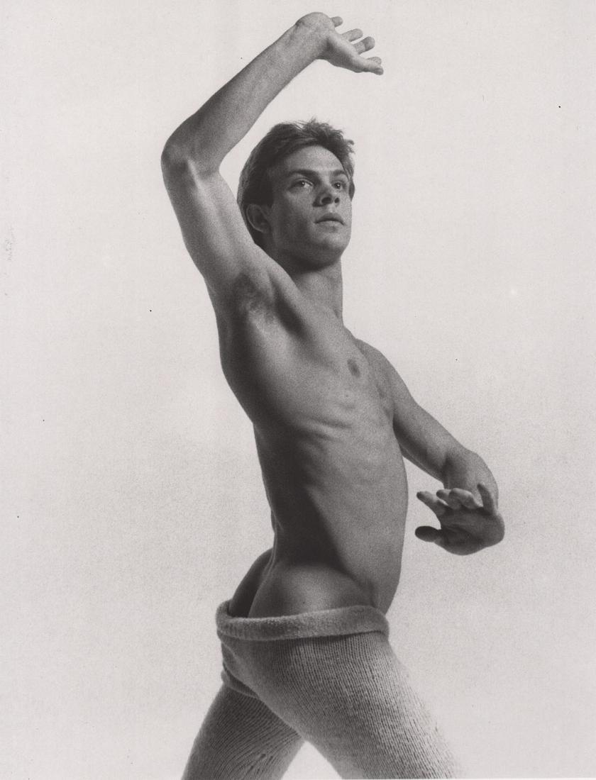 KEN DUNCAN - New York, 1976: Artist: KEN DUNCAN Print Title: New York, 1976 Printing Date: 1990’s Medium: Photoengraving Printed in: Germany Image Size approx: 9 x 7” Reserve: $25.00 Shipping: Domestic: Flat-rate of $15.00 to