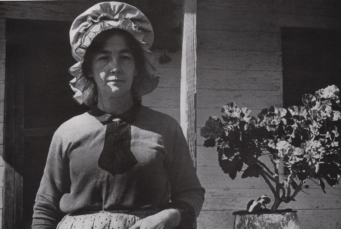 ARTHUR ROTHSTEIN - Woman from the Blue Ridge Mtns: Artist: ARTHUR ROTHSTEIN Print Title: Woman from the Blue Ridge Mtns Medium: Vintage Photoengraving on Matte Paper Printing Date: 1930’s Printed in USA Image Size: 8 X 10.5” Reserve: $25.00 Shippi