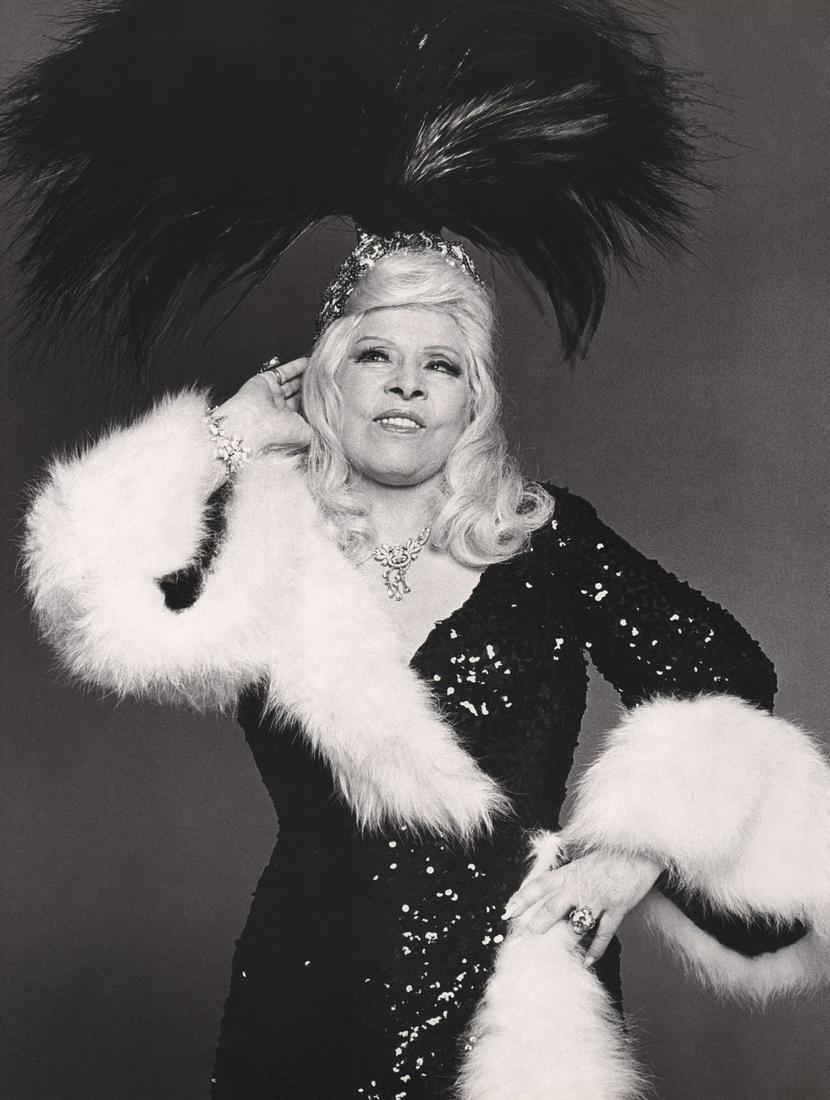 FRANCESCO SCAVULLO - Mae West, 1977: Artist: FRANCESCO SCAVULLO Print Title: Mae West, 1977 Medium: photolithograph Printed in: the USA, 1980’s Image Size: approx. 12 x 9” Reserve: $25.00 Shipping: Domestic: Flat-rate of $15.00 to an