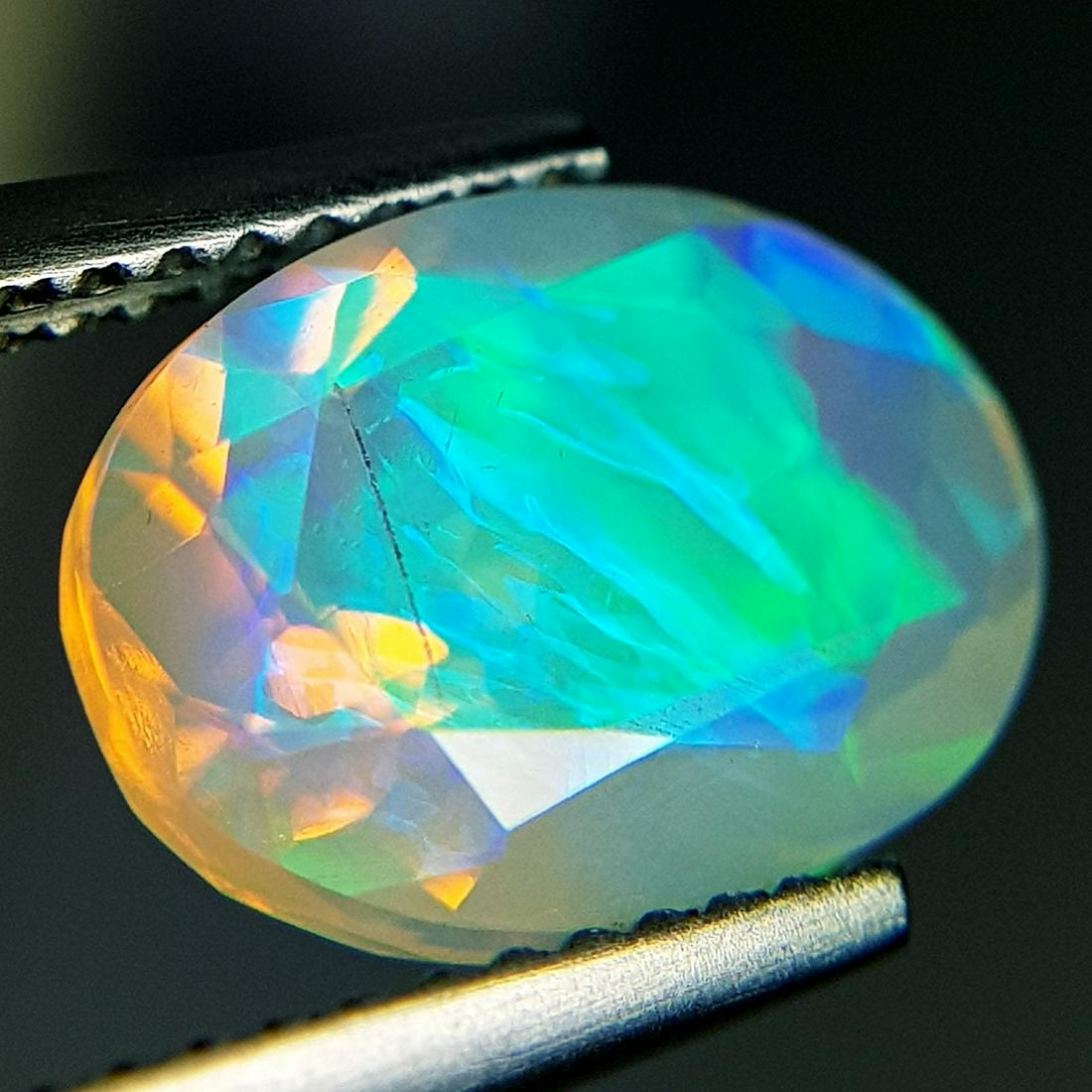 Natural Fire Opal Oval Cut 1.84 ct (1 of 5)