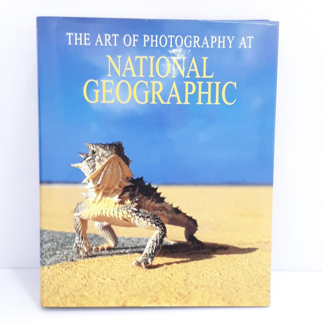 THE ART OF PHOTOGRAPHY AT NATIONAL GEOGRAPHIC: Author :JANE LIVINGSTONE Title :THE ART OF PHOTOGRAPHY ATNATIONAL GEOGRAPHICTHE ART OF PHOTOGRAPHY ATNATIONAL GEOGRAPHIC Year : 1988 Number Of Volumes :1 Number Of Pages :363 Size :31x26x3 cm (12,2 x 