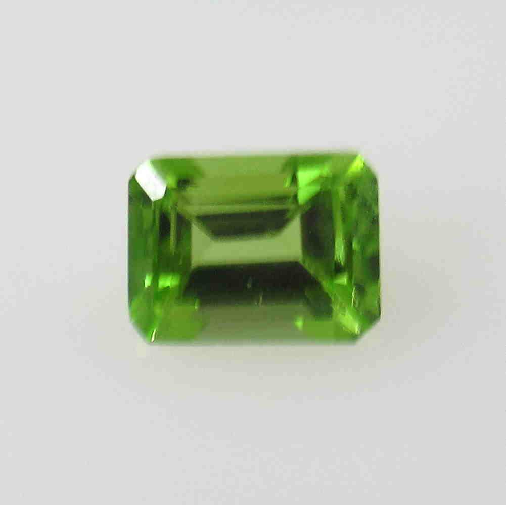 2.04 Ctw Natural Pakistan Peridot Octagon Cut: No Reserve! Title: 2.04 Ctw Natural Pakistan Peridot Octagon Cut Stone Clarity: VVS Gemstone: Peridot Carat Weight: 2.04 Dimensions: 8.10 x 6.20 x 5.10 mm Additional Information: Top Class Luster / Ex