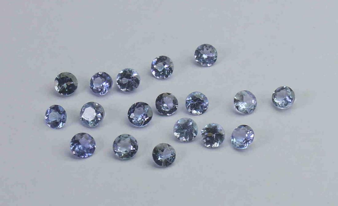 1.08 Ct Natural Tanzanite: No Reserve! Title: 1.08 Ct Natural Tanzanite Additional Information: Gemstone : Natural Tanzanite Shape : Round CutMeasurements : 2.6x2.5x1.4 mm - 2.3-2.3x1.7 mmWeight : 1.08 CaratsNumber of Stone : 1