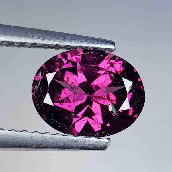 Natural Rhodolite Garnet Oval Cut 1.94 ct: No Reserve! Title: Natural Rhodolite Garnet Oval Cut 1.94 ct Color/Clarity: VVS - VS Gemstones: Gemstones Carat Weights: 1.94 Size: 8.75 x 6.90 x 4.39 Additional Information: Oval - Burma Shipping: D
