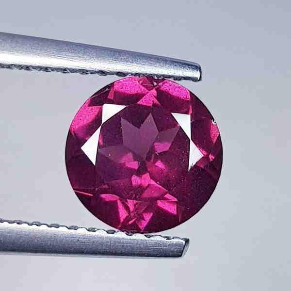 Natural Rhodolite Garnet Round Cut 1.64 ct: No Reserve! Title: Natural Rhodolite Garnet Round Cut 1.64 ct Color/Clarity: VVS - VS Gemstones: Gemstones Carat Weights: 1.64 Size: 7.12 x 7.12 x 4.12 Additional Information: Round - Burma Shipping: