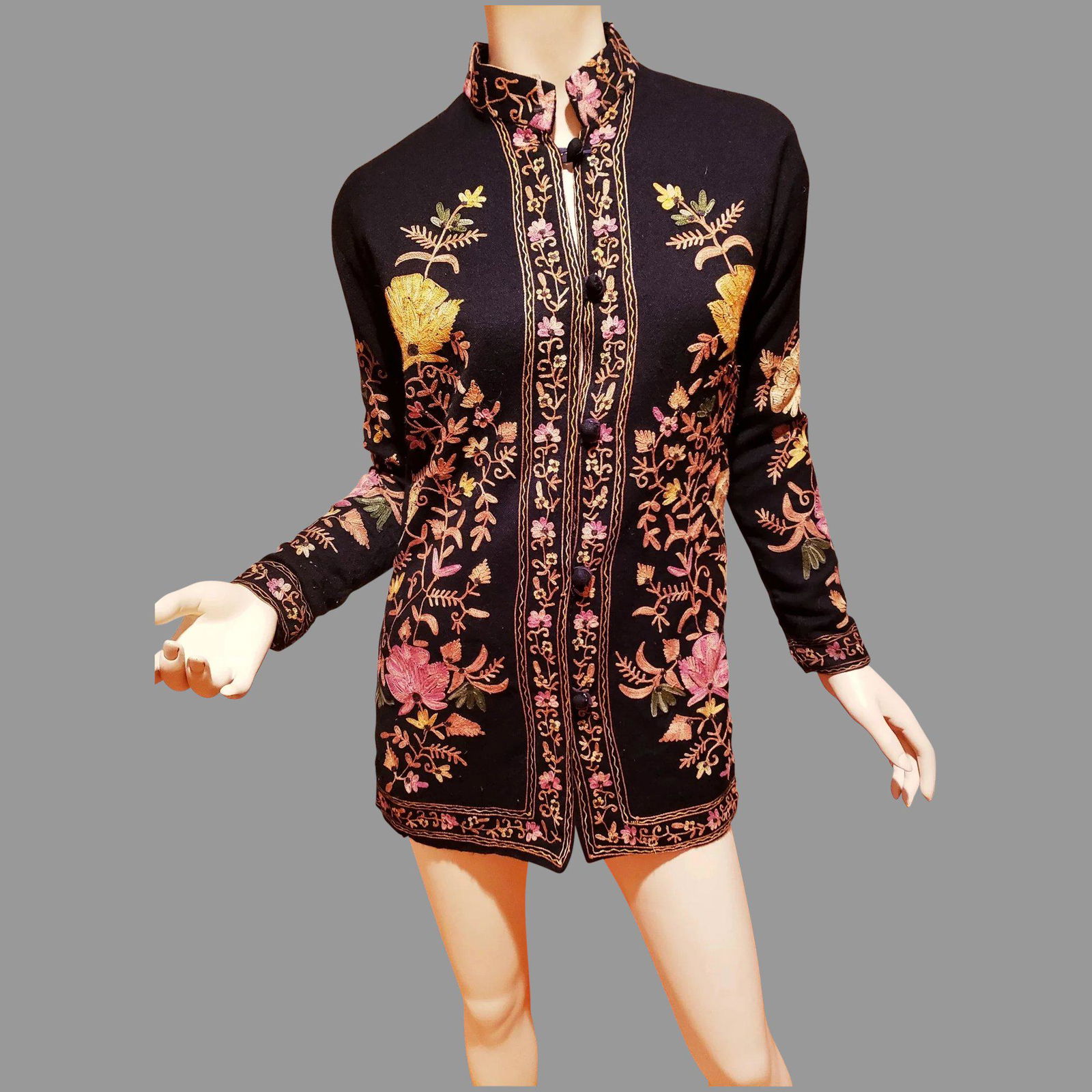 Vtg Hand Embroidered Kashmiri style Wool/Cashmere Tunic: An Amazing Vintage Hand Embroidered Tunic Jacket with Mandarin Collar and Style. On Wool/Cashmere Blend. Hand Made loop Buttons. A Size-M S/S-19" Bust-40" Length-30" Sleeve-30-31" In very good vintage