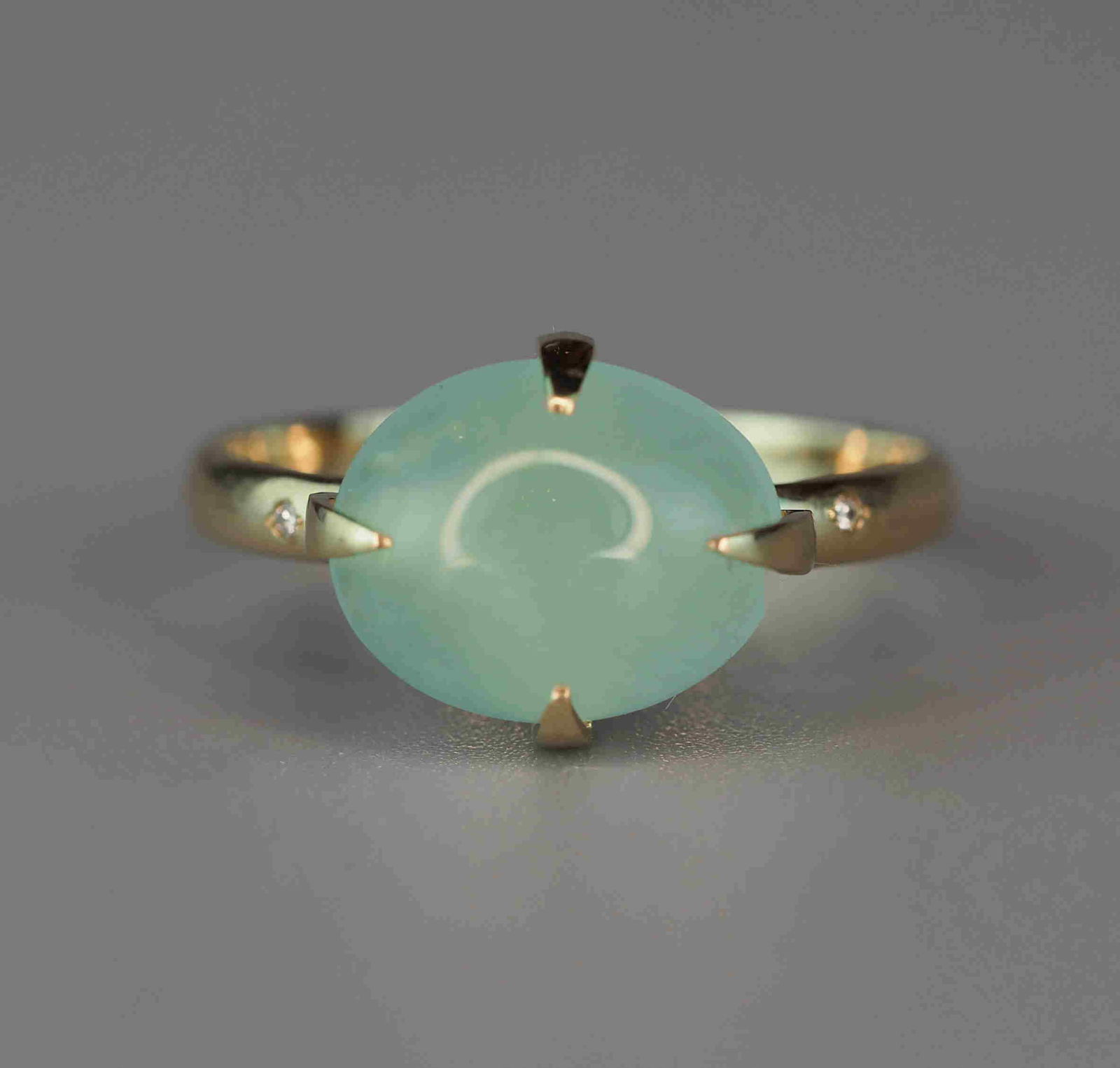 gold ring with natural aquamarine cabochon and diamonds (1 of 7)