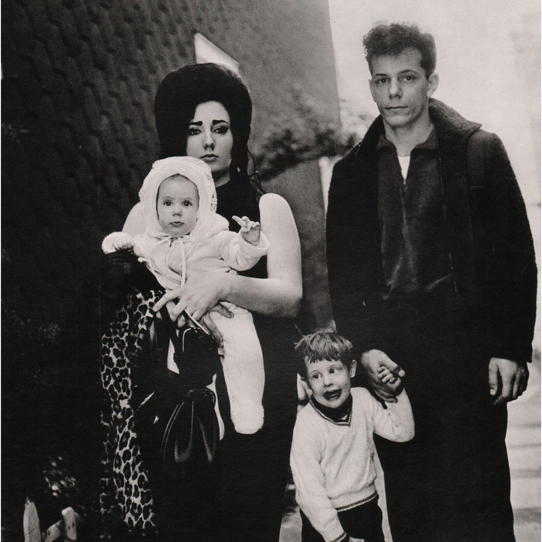 DIANE ARBUS - A Young Brooklyn Family going on an: Artist: DIANE ARBUS Print Title: A Young Brooklyn Family going for a Sunday outing, NY 1966 Limited Edition folio 653/1000 Medium: Sheet-Fed Gravure Printed in 1979 Printed in Italy Image Size: 9.75 x