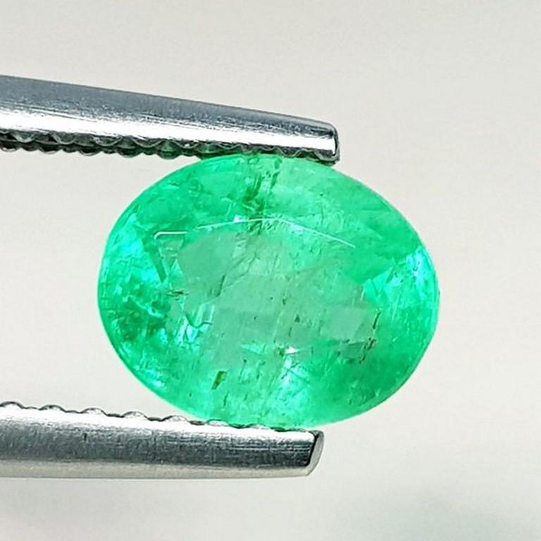 Natural Emerald Oval Cut 1.32 ct (1 of 5)