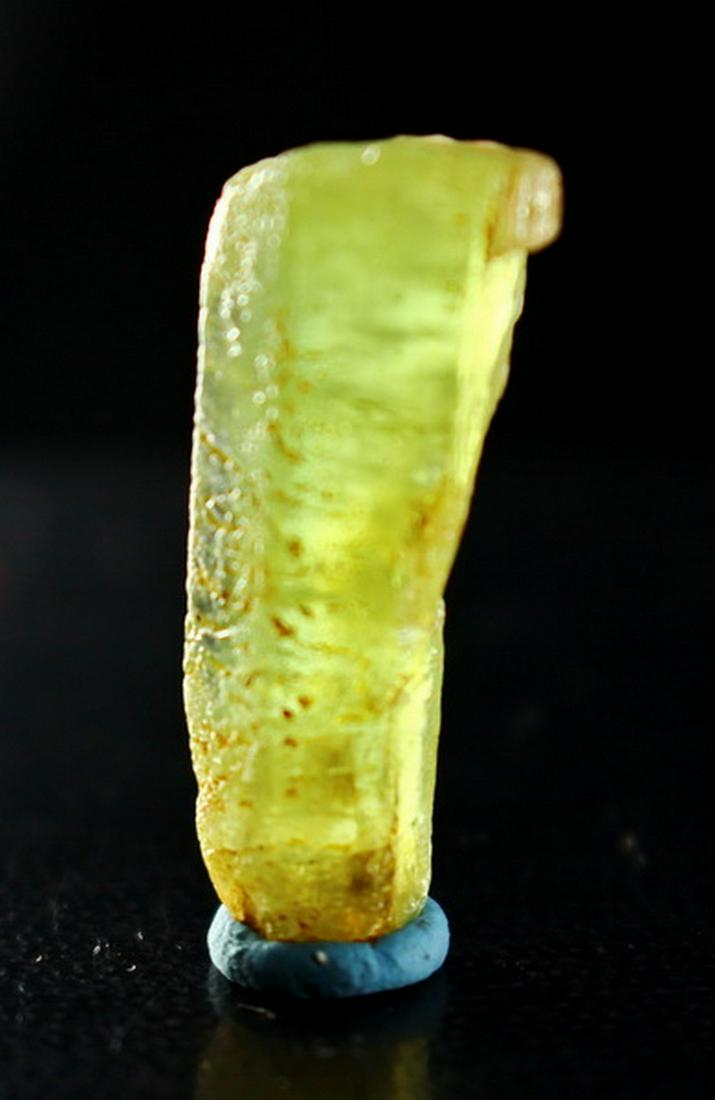 Natural & unheated~ Green Beryl Crystal: Title: Natural & unheated~ Green Beryl Crystal Color/Clarity: Green Gemstone Type: Crystal Carat Weights: 24.45 Cts Size/Dimensions: 30x12x8 mm Reserve: $15.00 Shipping: Domestic: Flat-rate of $15.00 