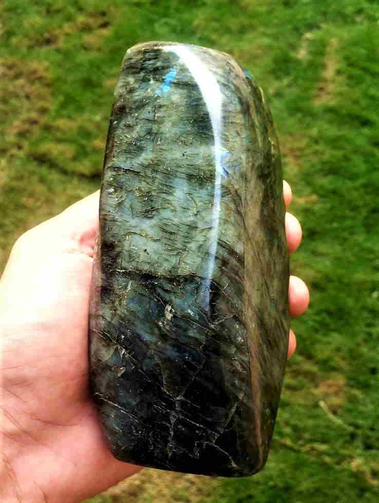 Fire Labradorite Healing Tumble: Title: Fire Labradorite Healing Tumble Gemstones: Mineral Carat Weights: 1255.7 Grams Size/Dimensions: 155X68X58 mm Additional Info: Fire Labradorite Healing Tumble Reserve: $180.00 Shipping: Domestic