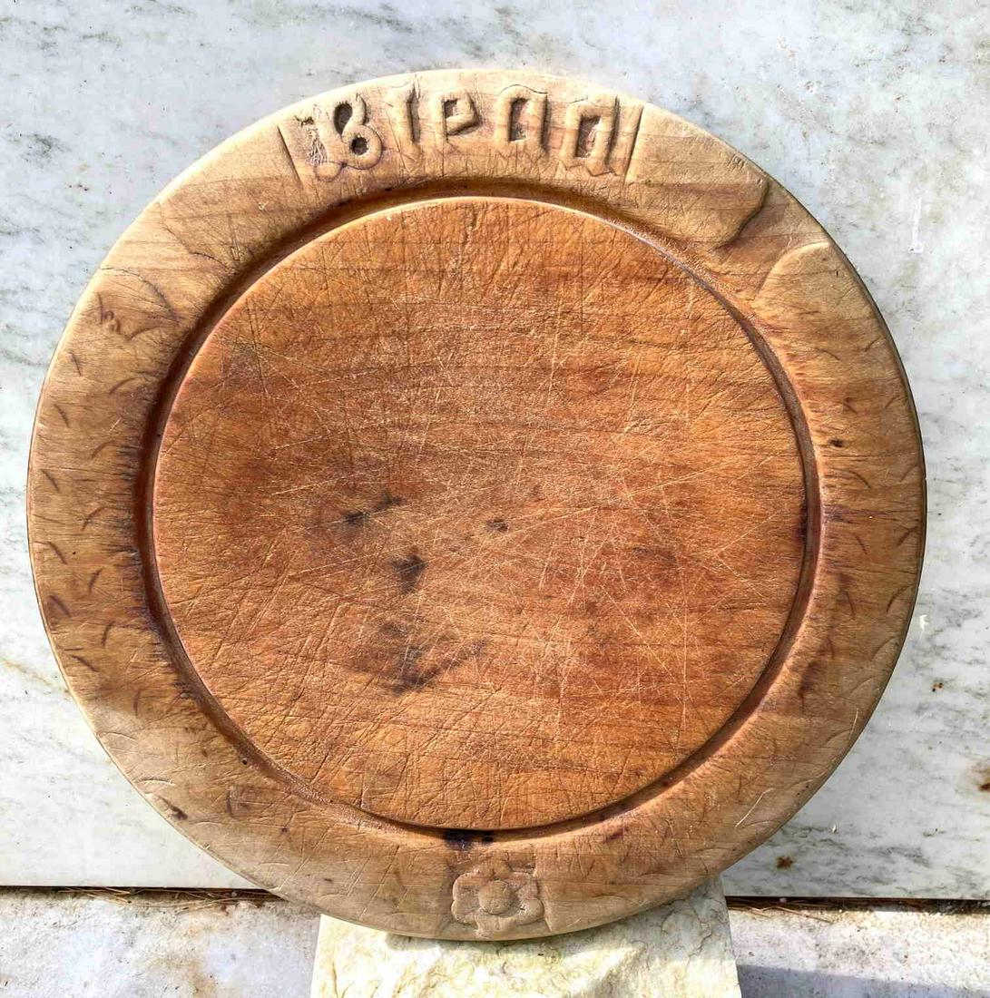 C 1900 wooden breadboard with nice coloring (1 of 3)