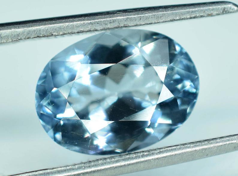 3 Carats Loupe Clean Natural Blue Aquamarine Loose: Material Aquamarine Dimensions Carat weight: 3 Description 3 Carats Loupe Clean Natural Blue Aquamarine Loose Gemstone Wight - 3 Carats Dimensions - 11*8*6 mm Origin : skardu pakistan Treatment Natura