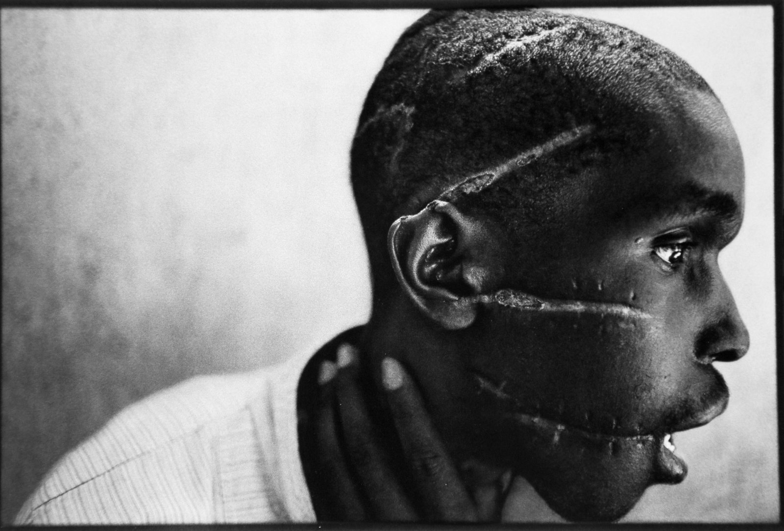 Rwanda,1994: Artist: James Nachtwey Title: Rwanda,1994 Date Printed: 2008 Medium: Photo Litho with Copyright James Nachtwey/VII/Grazia Neri Printer Location: Italy Dimensions: 14.5x22 cm - 5.7x8.5 inch Additional 