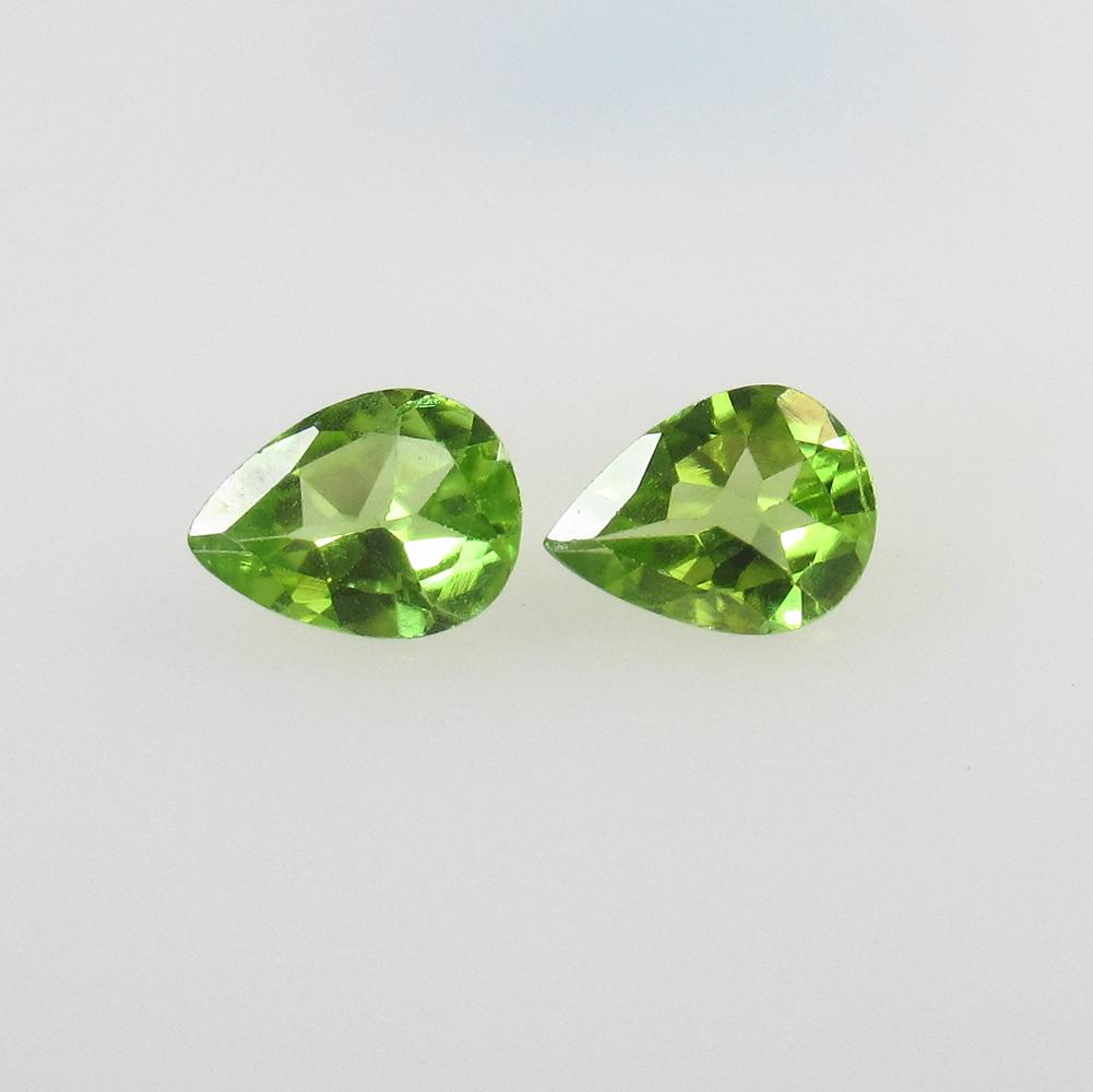 2.08 Ctw Natural Pakistan Peridot Pear Pair: No Reserve! Title: 2.08 Ctw Natural Pakistan Peridot Pear Pair Stone Clarity: VVS Gemstones: Peridot Size/Dimensions: 2.08 Carat Weights: 8.10 x 6.20 x 3.40 mm / 2 PC's Additional Information: Top Cla