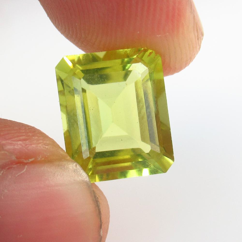 5.71 Ctw Natural Lemon Quartz Octagon Cut: No Reserve! Title: 5.71 Ctw Natural Lemon Quartz Octagon Cut Stone Clarity: VVS Gemstones: Lemon Quartz Size/Dimensions: 5.71 Carat Weights: 11.90 x 9.90 x 6.80 mm Additional Information: Good Luster 
