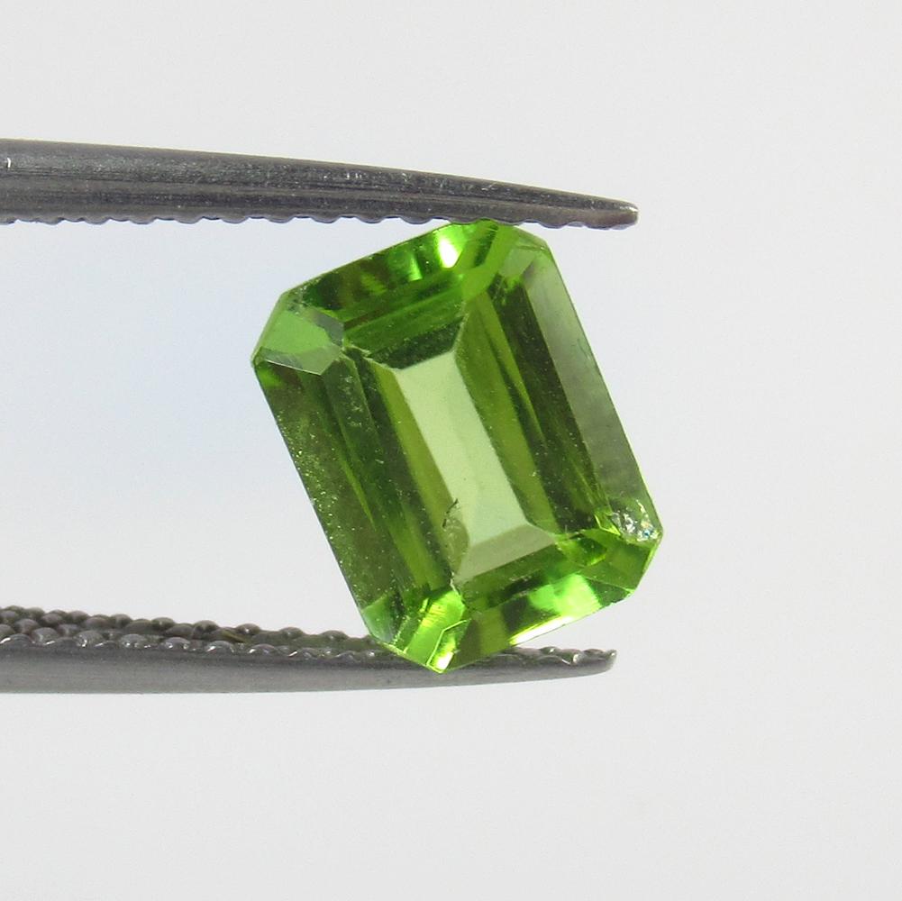 1.49 Ctw Natural Pakistan Peridot Octagon Cut: No Reserve! Title: 1.49 Ctw Natural Pakistan Peridot Octagon Cut Stone Clarity: VVS Gemstones: Peridot Size/Dimensions: 1.49 Carat Weights: 8.10 x 6.10 x 3.90 mm Additional Information: Top Class Lust