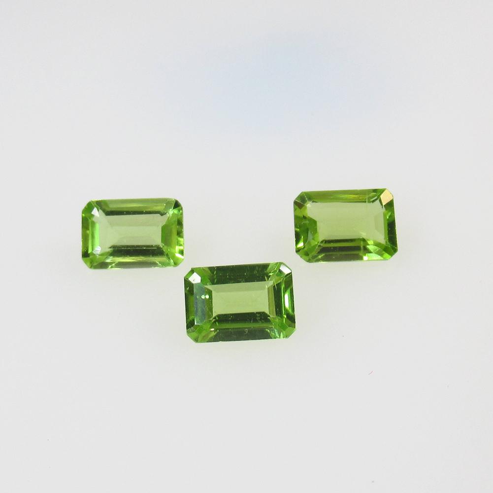 2.59 Ctw Natural 3 Pakistan Peridot Octagon Set: No Reserve! Title: 2.59 Ctw Natural 3 Pakistan Peridot Octagon Set Stone Clarity: VVS Gemstones: Peridot Size/Dimensions: 2.59 Carat Weights: 7.0x4.8 - 7.1x5.1 mm / 3 PC's Additional Information: Top 