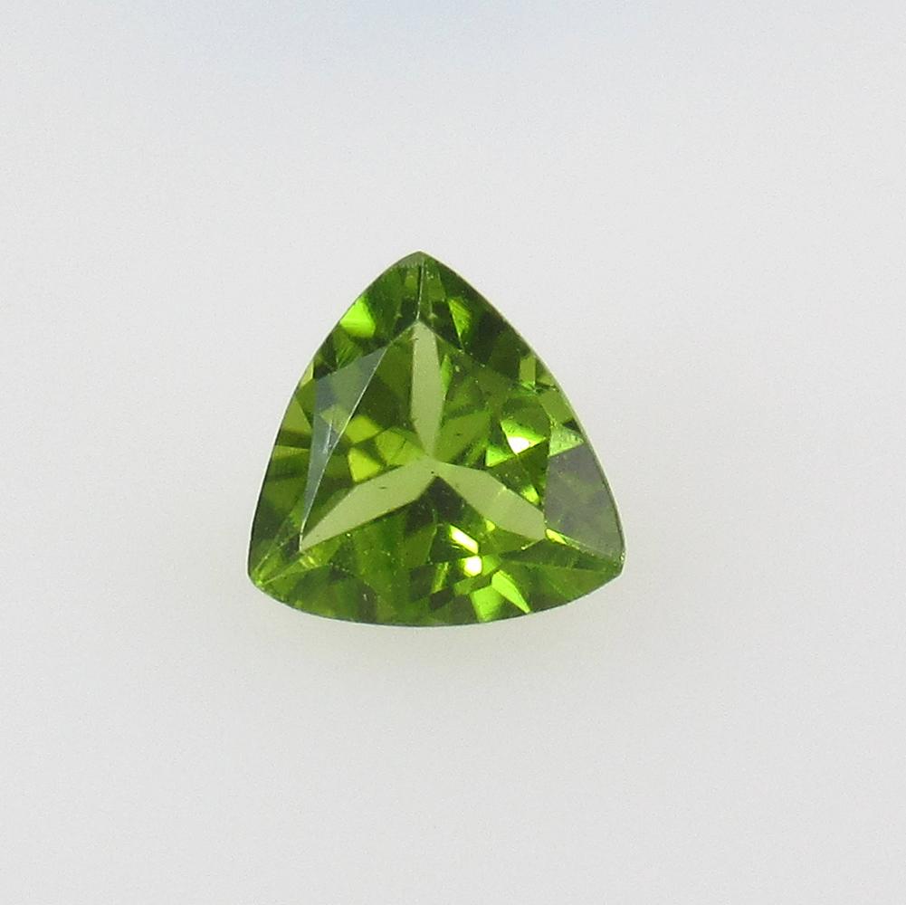 1.22 Ctw Natural Pakistan Peridot Trillion Cut: No Reserve! Title: 1.22 Ctw Natural Pakistan Peridot Trillion Cut Stone Clarity: VVS Gemstones: Peridot Size/Dimensions: 1.22 Carat Weights: 7.20 x 7.20 x 4.00 mm Additional Information: Top Class Lus