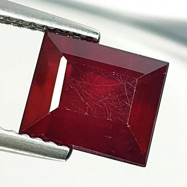 4.00 ct Natural Ruby: No Reserve! Title: 4.00 ct Natural Ruby Color/Clarity: VVS Carat Weight: 4 Dimensions: 8.50 x 7.20 x 6.10 Additional Information: Rectangular - Burma Shipping: Domestic: Flat-rate of $7.00 to anywhe
