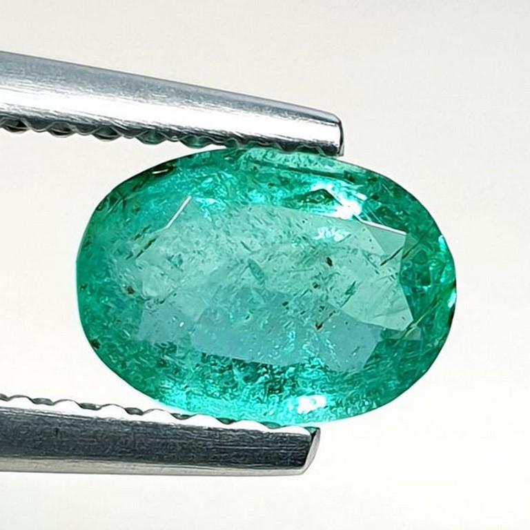 Natural Emerald Oval Cut 0.80 ct (1 of 3)