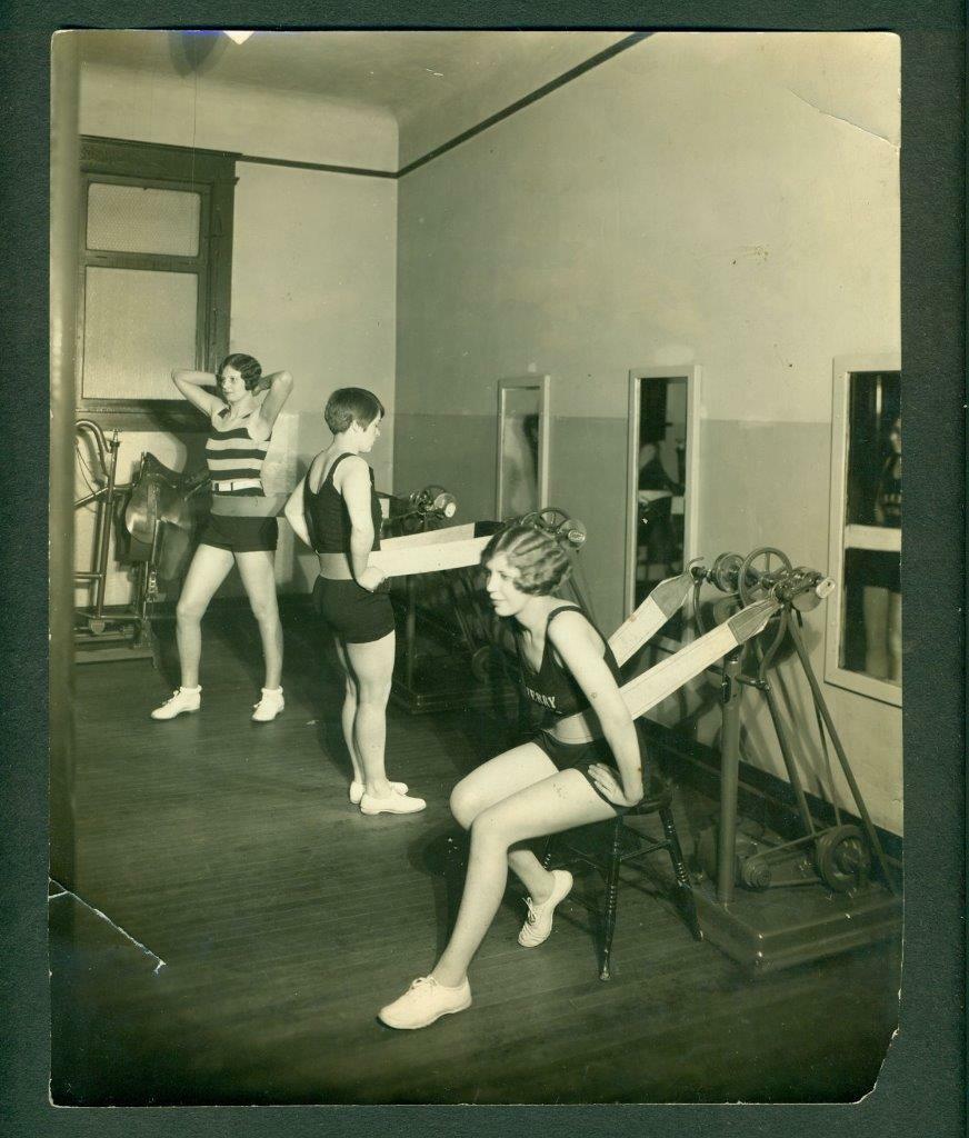 c 1930s WOMEN EXERCISE GYM INTERIOR w Body JIGGLING (1 of 2)
