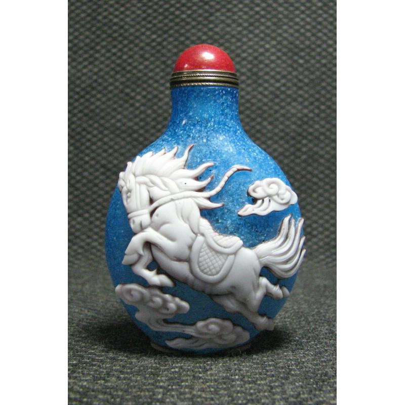 Carved Glass Snuff Bottle Snuffbox old tobaccy box: Snuff Bottle is in good condition, and was created by skilled craftsmen in traditional style with fine handcrafts. This is a great piece of valuable collection, a valuable personal alter or a very goo