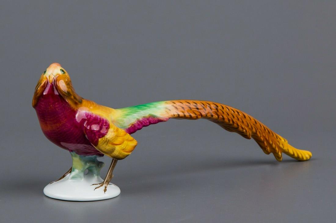 Herend Long Tail Pheasant Bird Figurine with Natural: Title: Herend Long Tail Pheasant Bird Figurine with Natural Painting #5025 Description: Herend Long Tail Pheasant Bird Figurine with Natural Painting Manufacturer: Herend Porcelain Manufactory (Hungar