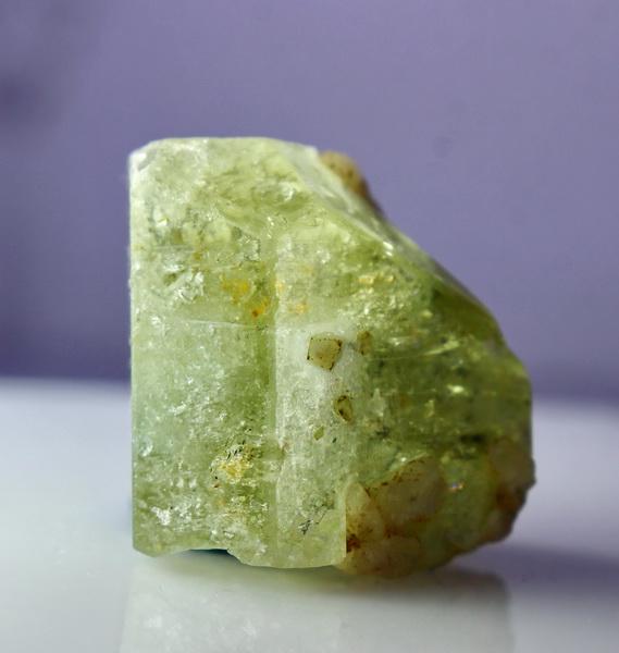 Natural & unheated~ Green Beryl Crystal: Title: Natural & unheated~ Green Beryl Crystal Color/Clarity: Green Gemstone Type: Crystal Carat Weights: 82.80 Cts Size/Dimensions: 23x22x22 mm Reserve: $15.00 Shipping: Domestic: Flat-rate of $15.00