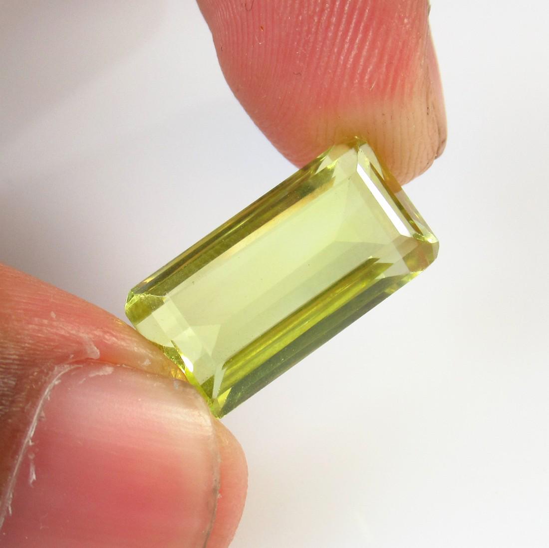 9.83 Ct Natural Lemon Quartz Octagon Cut: No Reserve! Title: 9.83 Ct Natural Lemon Quartz Octagon Cut Stone Clarity: VVS Gemstones: Natural Lemon Quartz Carat Weights: 9.83 Size/Dimensions: 17.80 x 9.20 x 7.30 mm Additional Information: Good 