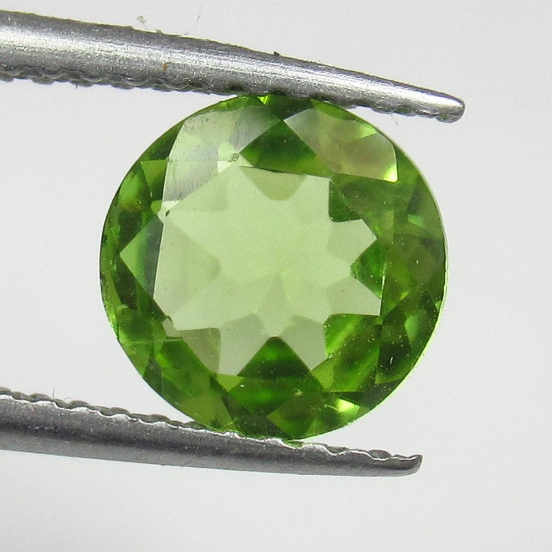 1.27 Ctw Natural Pakistan Peridot Round Cut: No Reserve! 1.27 Ctw Natural Pakistan Peridot Round Cut Shipping: Domestic: Flat-rate of $7.00 to anywhere within the contiguous U.S. International: Foreign shipping rates are determined by destinatio