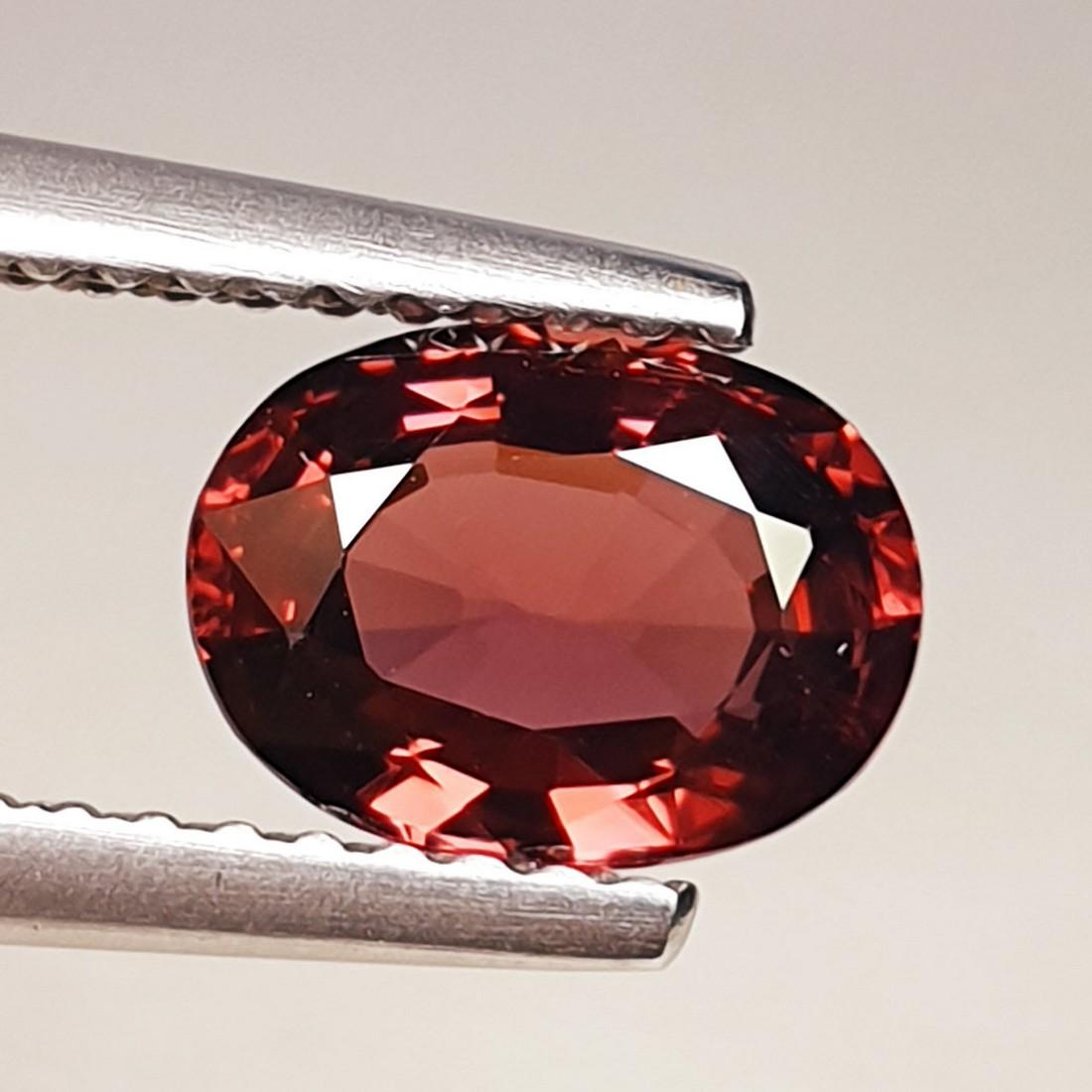 Natural Rhodolite Garnet Oval Cut 1.68 ct: No Reserve! Title: Natural Rhodolite Garnet Oval Cut 1.68 ct Color/Clarity: VVS - VS Gemstones: Gemstones Carat Weights: 1.68 Size/Dimensions: 8.10 x 6.20 x 3.50 Additional Information: Oval - Burma S