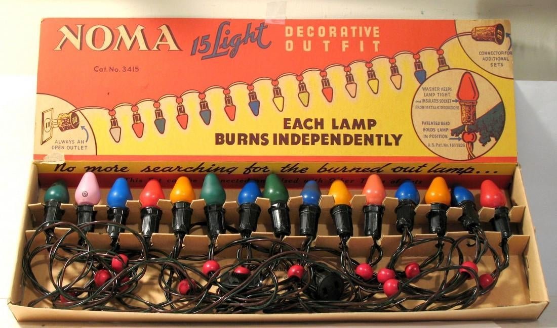 Vintage Christmas tree light set. (1 of 2)