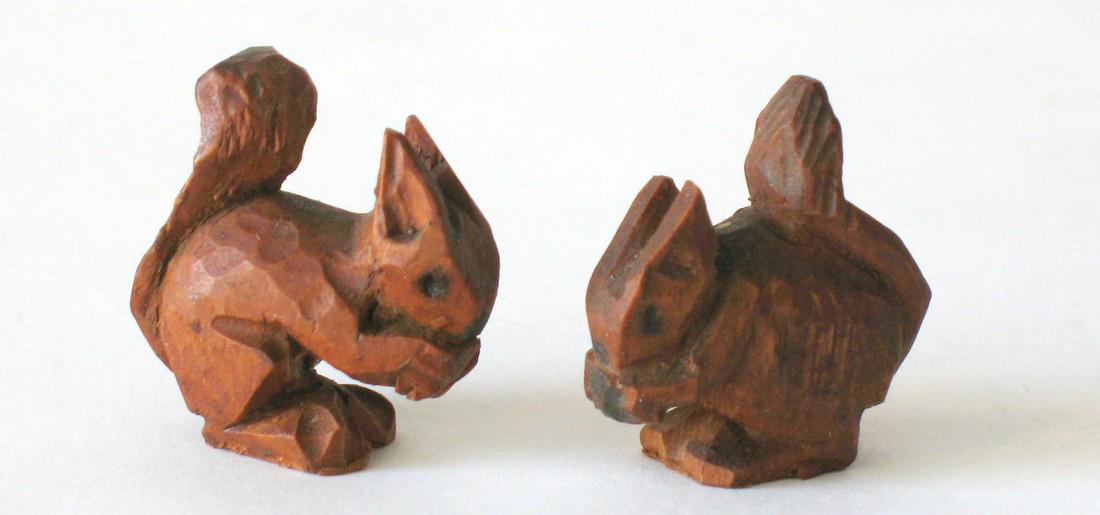Vintage wood carvings of two small squirrels. (1 of 2)