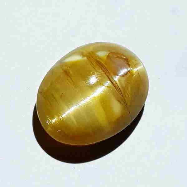 10.40 ct Natural Pale Yellow Opal Cat (1 of 7)