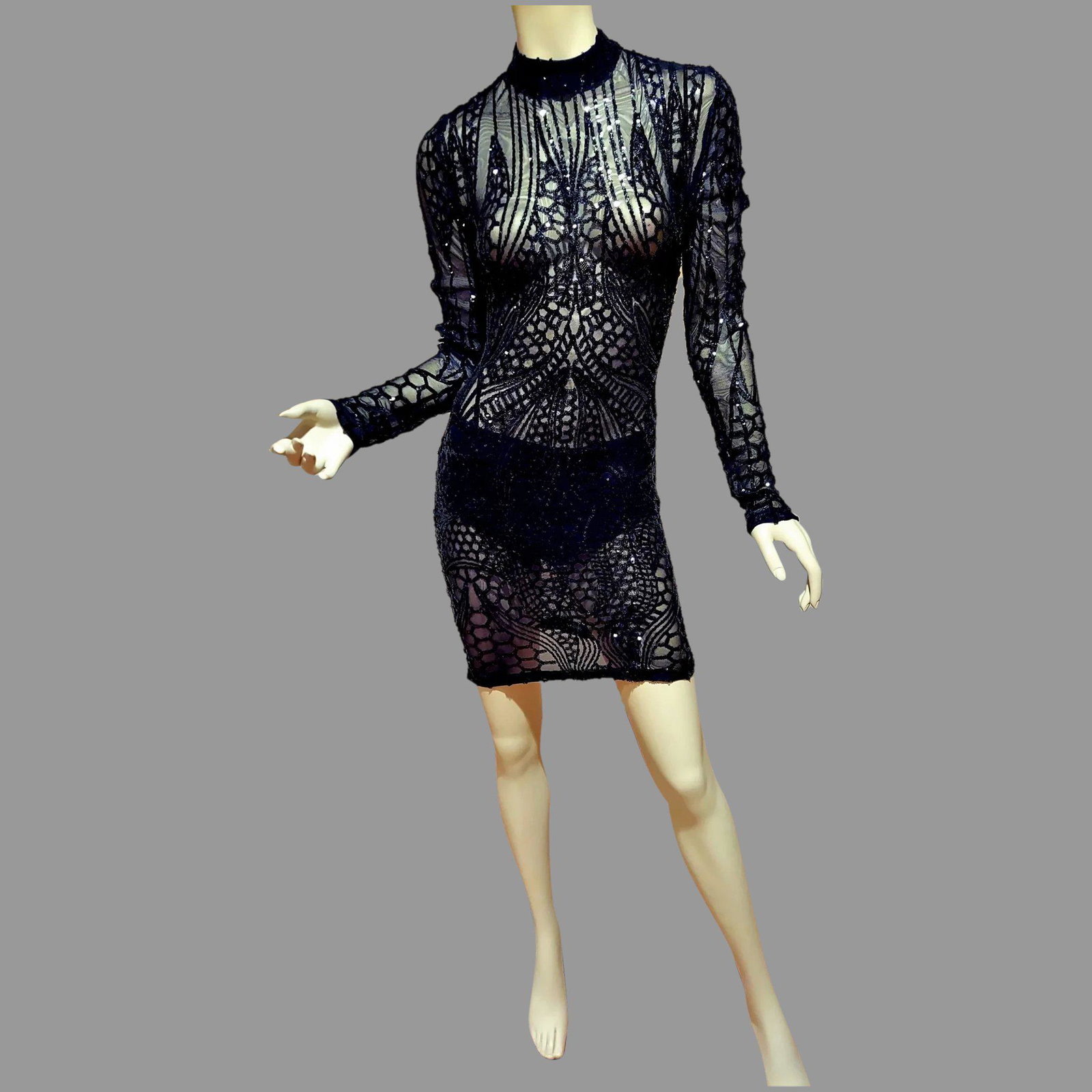 Vtg Art Deco Inspired layering sequins dress: Gorgeous Sensual little black dress fully tiny sequins in a gorgeous Deco design. Has its own undie attached. In very good vintage condition and very special Mini Size - S Reserve: $75.00 Shipping: Do