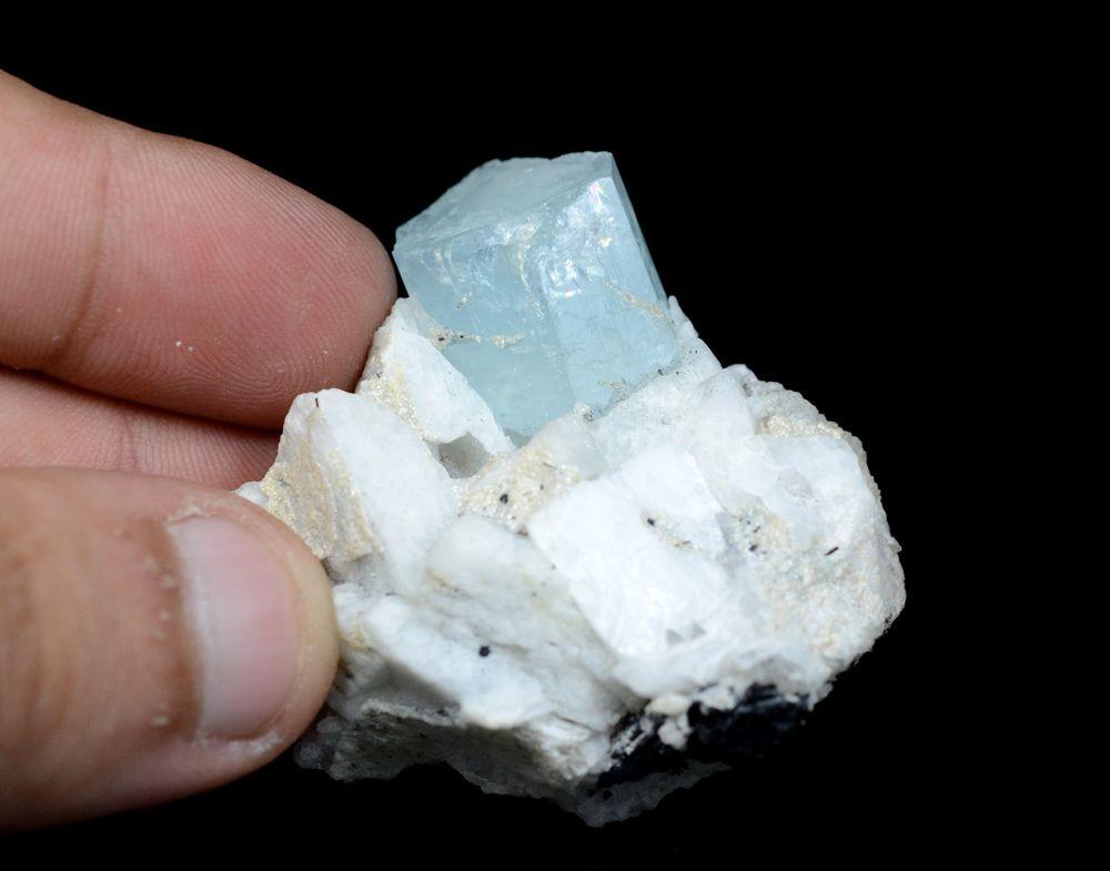 50 Gram Well Terminated Natural Aquamarine Crystal On: Title:50 Gram Well Terminated Natural Aquamarine Crystal On Feldsper Specimen Weight: 50 Gram Size/Dimensions: 46x46x24 mm Origin: Pakistan Reserve: $20.00 Shipping: Domestic: Flat-rate of $15.00 to a