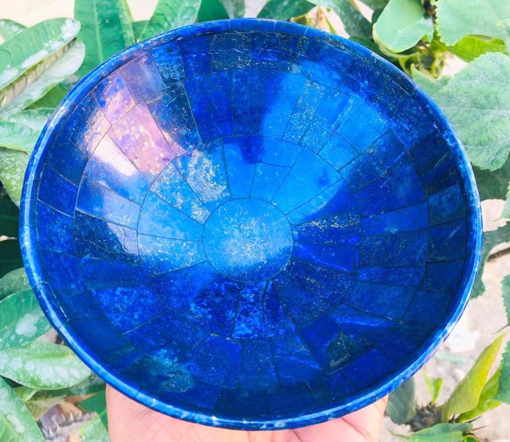 506 Grams Royal Blue Lapis Lazuli Bowl: Title: 506 Grams Royal Blue Lapis Lazuli Bowl Gemstones: Lapis Lazuli Carat Weights: 506 Grams Size/Dimensions:157x157x65 MM Additional Info: Natural Reserve: $75.00 Shipping: Domestic: Flat-rate of $
