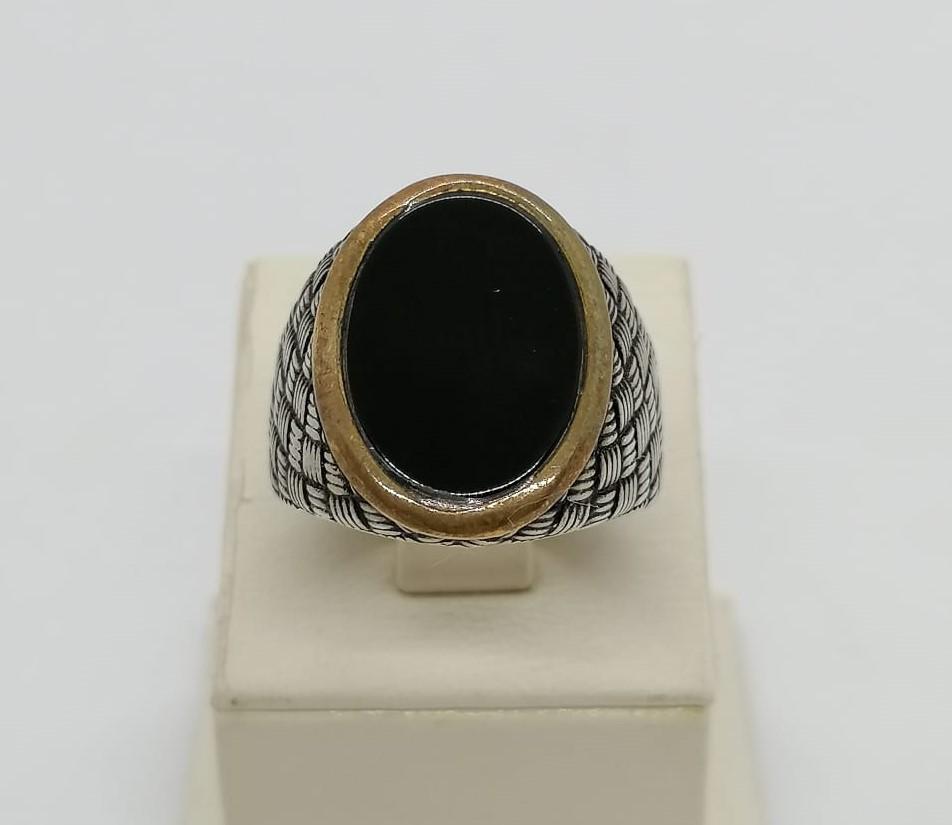 925 Silver Onyx Ring: Title: 925 Silver Onyx Ring Description: 925 Sterling Silver Men's Ring with Black Onyx. Ring Size:9.75 (19.75mm) Total weight:12.25 g. Will be Shipped registered with tracking number.Will be shipped 