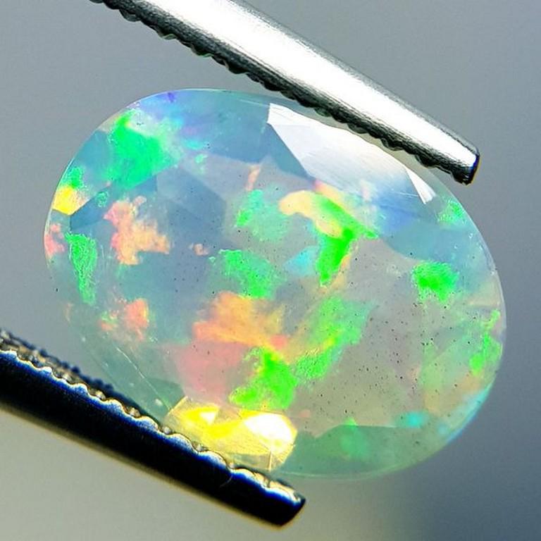 Natural Fire Opal Oval Cut 1.64 ct (1 of 6)