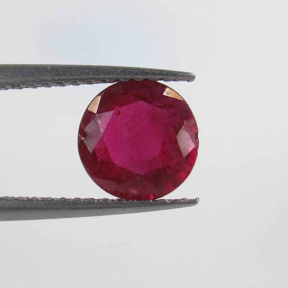 1.50 Ct Natural Red Ruby Round Cut (1 of 2)